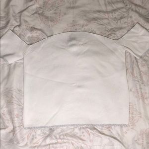 Off-the-shoulder tee